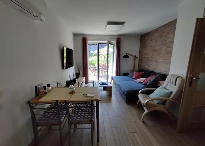 Pod Lipou - Samostatny Objekt - Carport Appartamento *