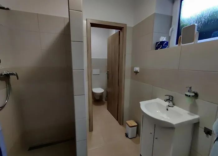Appartamento Pod Lipou - Samostatny Objekt - Carport